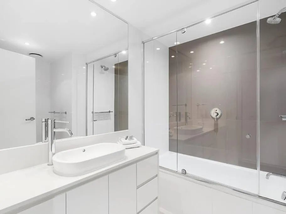 Desirable Level 17 Ocean View 2bed In H-residence Apartment Gold Coast