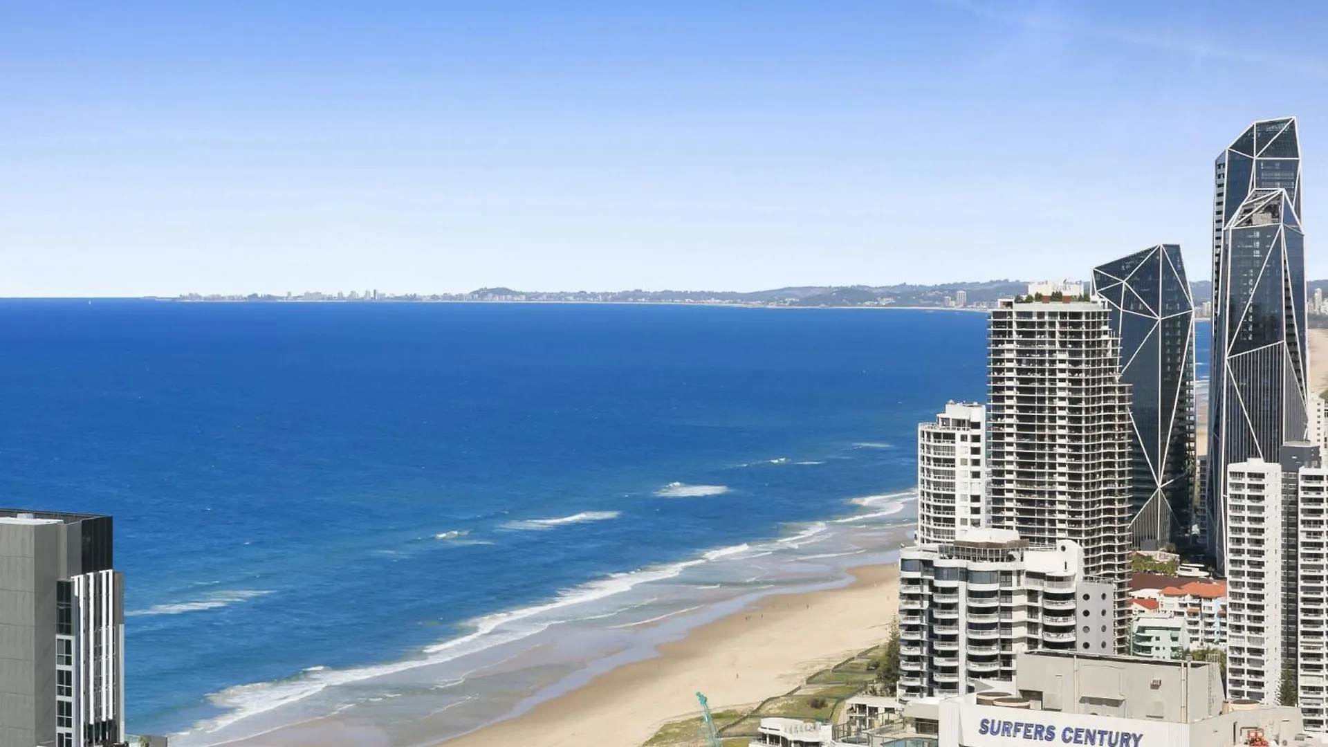 Luxury 3-bed With Pool, Gym & Breathtaking Views Apartment *