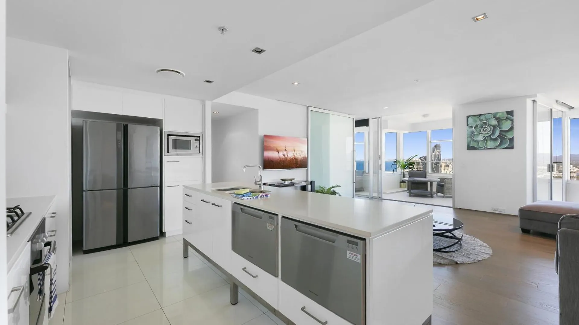 Apartment Luxury 3-bed With Pool, Gym & Breathtaking Views