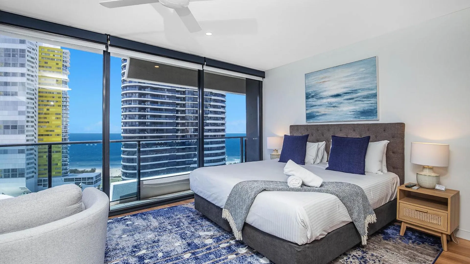 Stylish 21st Floor Oracle Tower 2 Ocean Views Free Parking Gold Coast