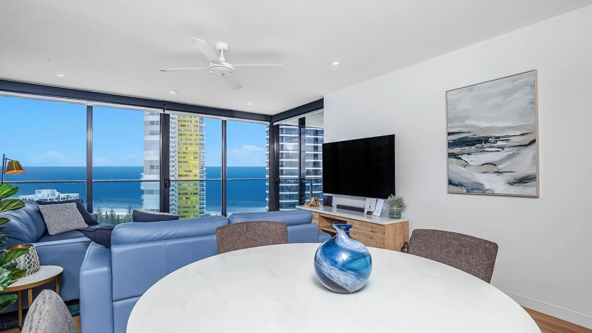 Stylish 21st Floor Oracle Tower 2 Ocean Views Free Parking