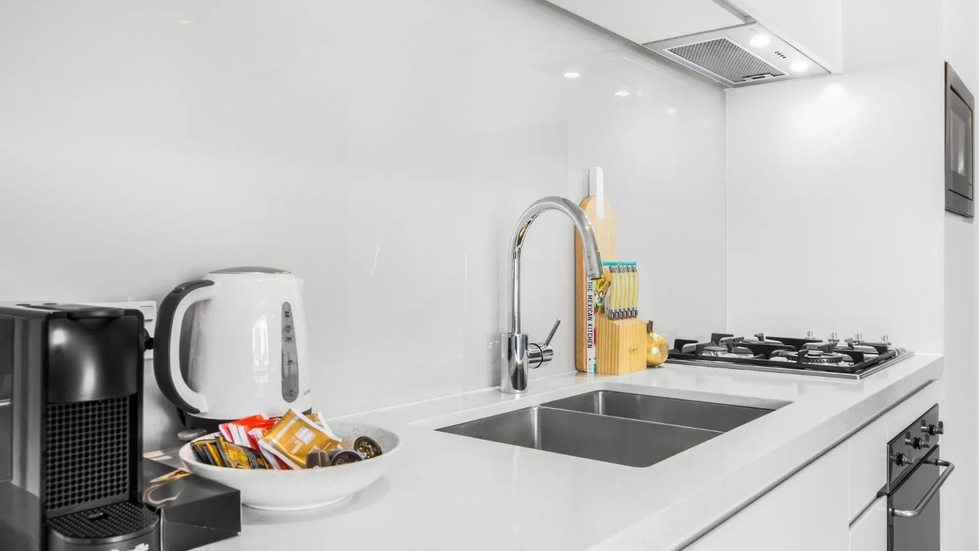 Appartement Surfers Paradise 2-bed Near With Pool & Gym Gold Coast