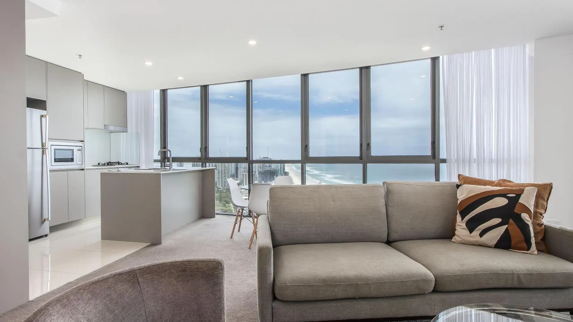 Premium Oceanfront Unit At Rhapsody Surfers Paradise Gold Coast