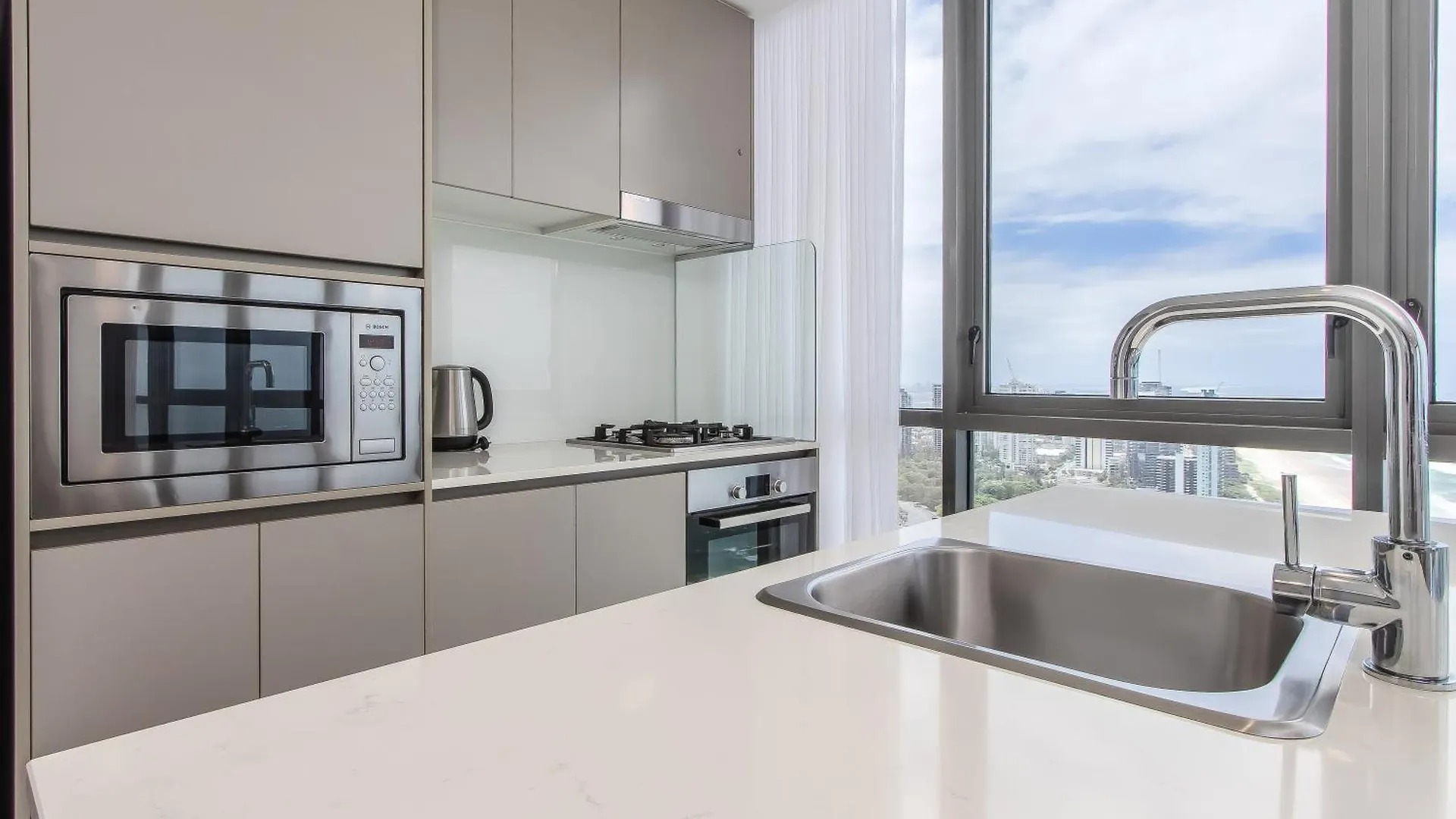 Premium Oceanfront Unit At Rhapsody Surfers Paradise Apartment