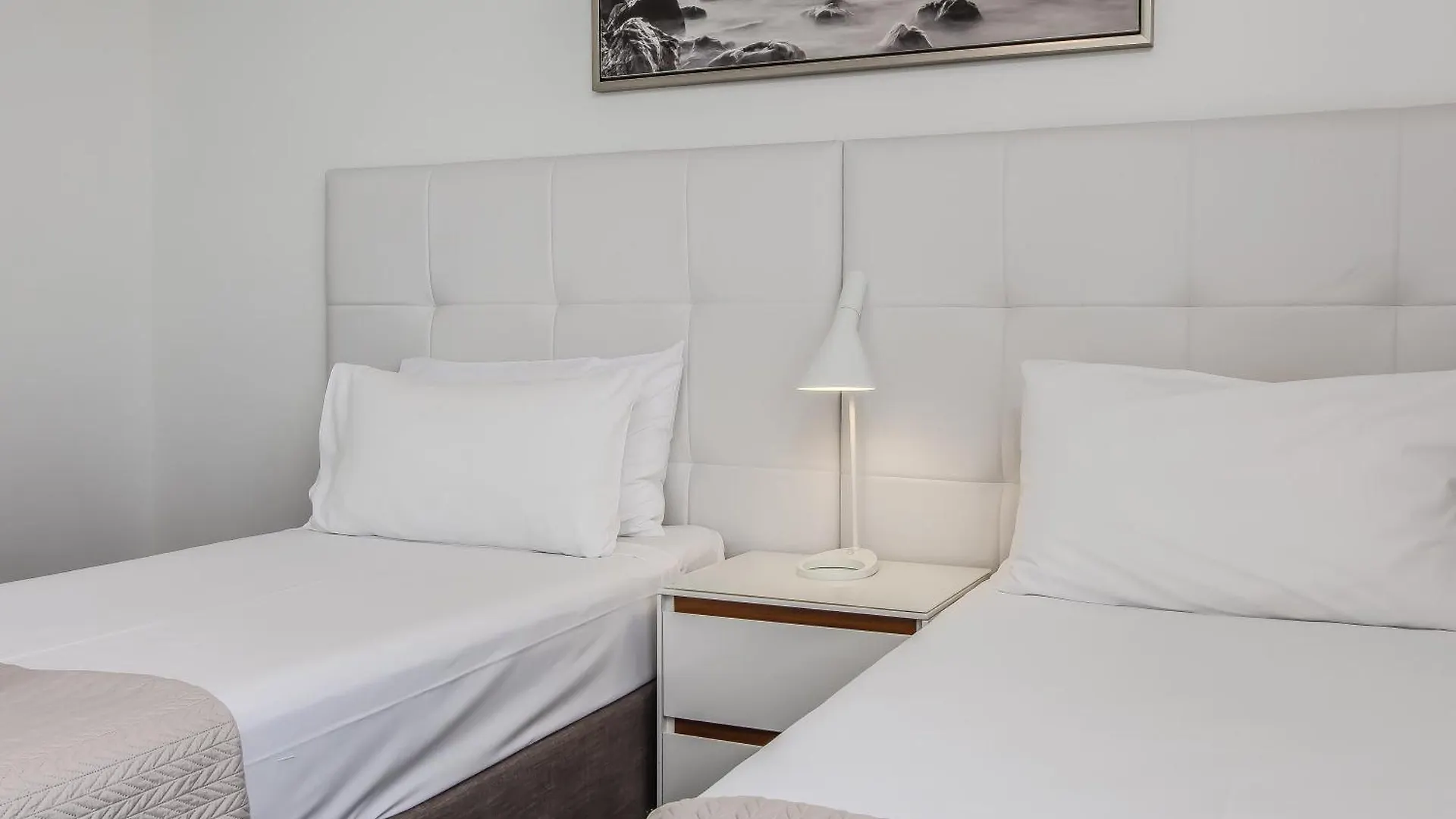 Premium Oceanfront Unit At Rhapsody Surfers Paradise Apartment *