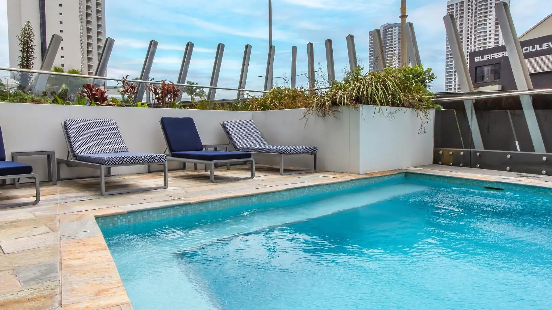 Premium Oceanfront Unit At Rhapsody Surfers Paradise