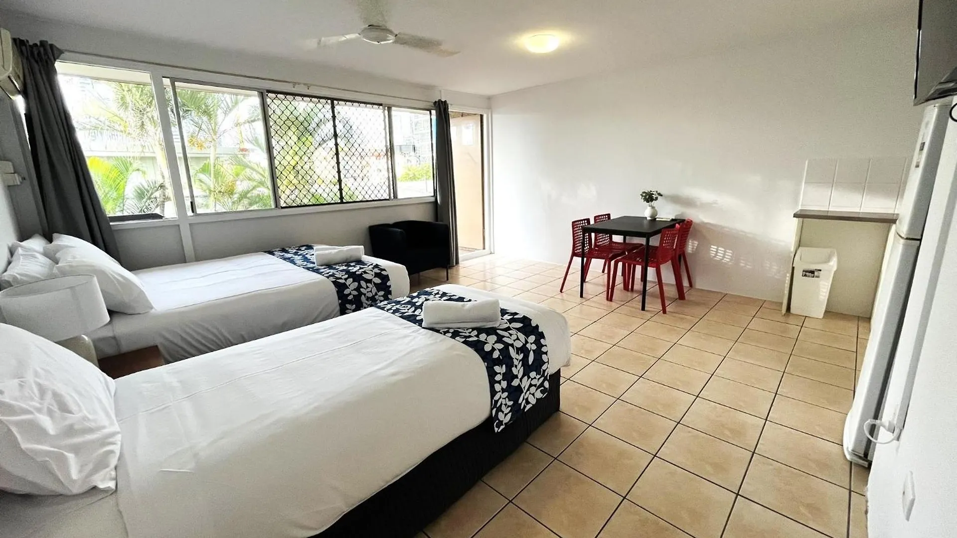 Motel Browns Broadbeach 3*