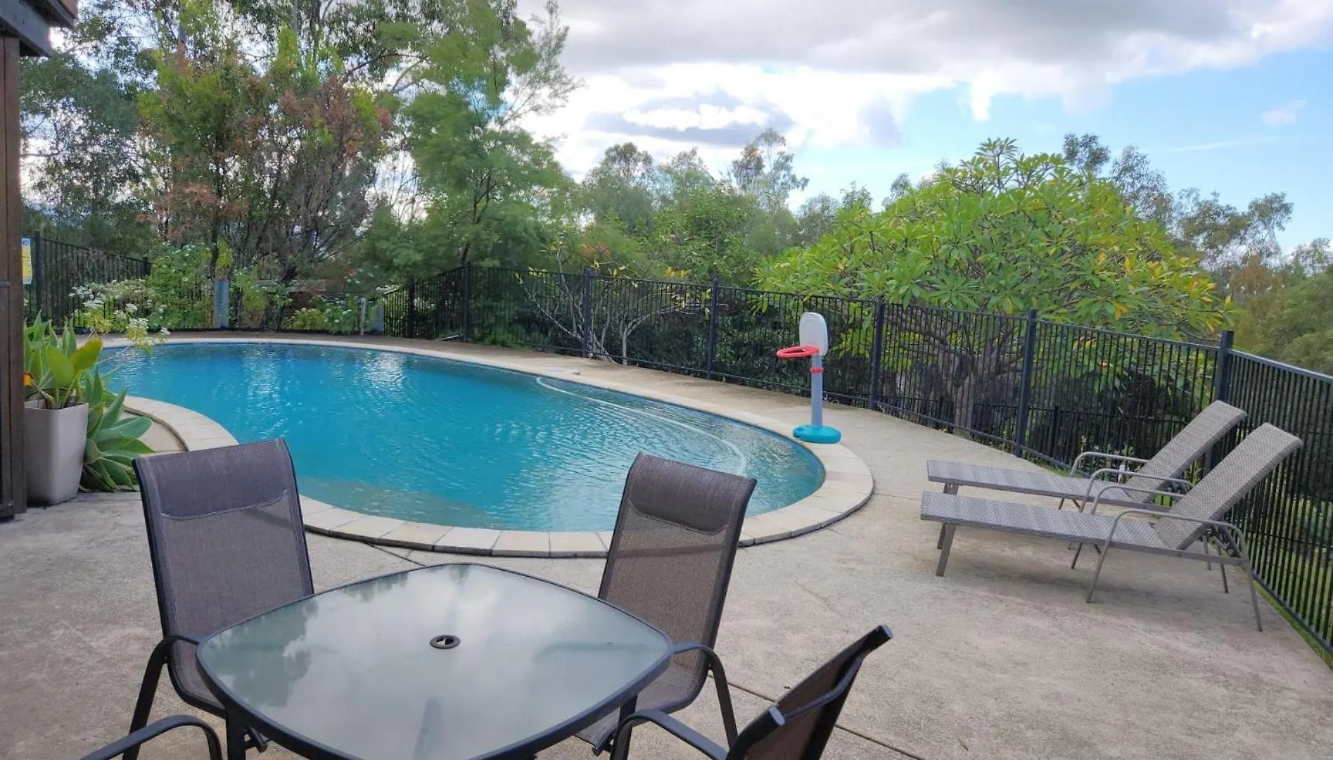 Self Contained For 7ppl, W Pool
