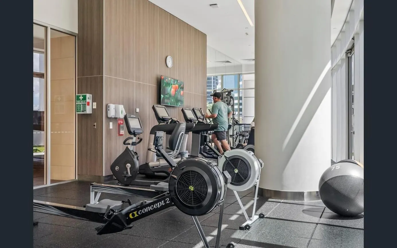 Hilton 2 Bed 2 Bath With Car Park 12704 شقة غولد كوست