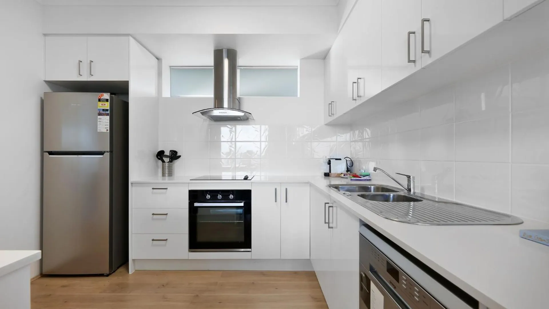 Ocean View 2-bed With Pool, Tennis Court & Bbq 아파트 골드코스트
