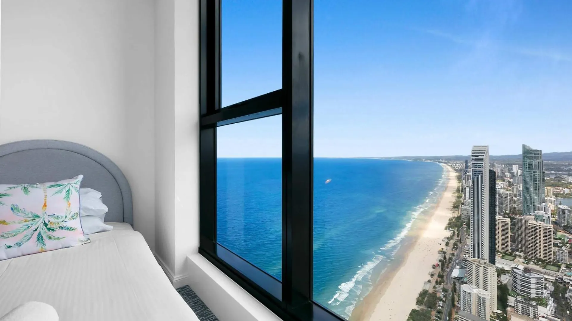 Lägenhet Oceanfront 3-bed With Stunning Views, Pool & Sauna