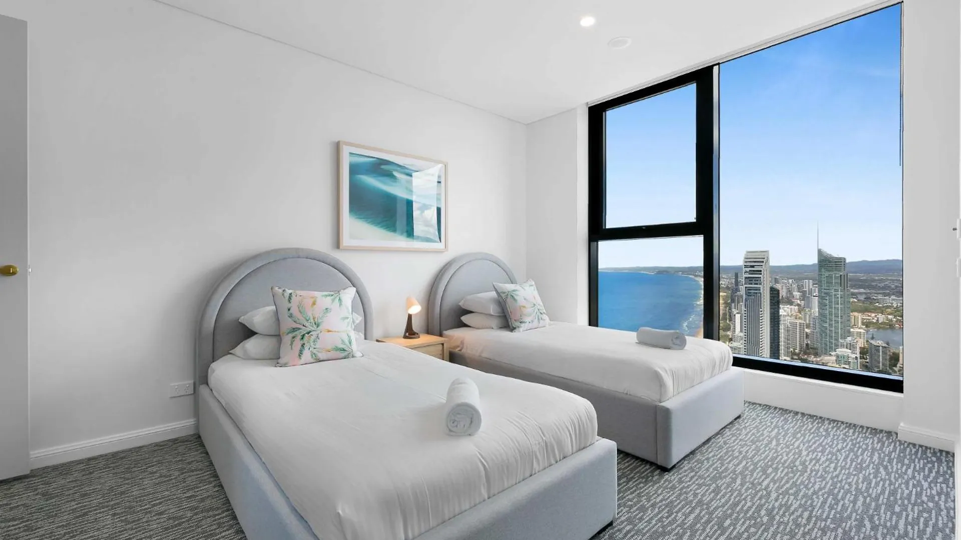 Oceanfront 3-bed With Stunning Views, Pool & Sauna