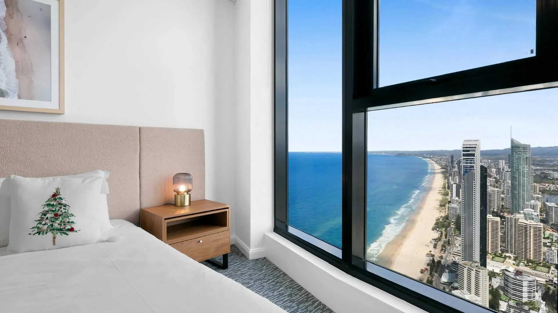 Oceanfront 3-bed With Stunning Views, Pool & Sauna