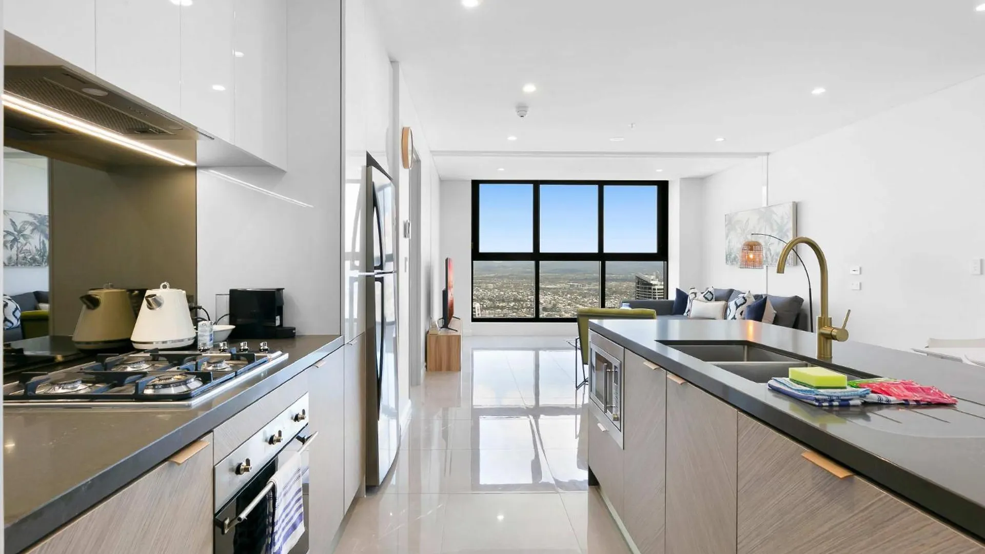 Oceanfront 3-bed With Stunning Views, Pool & Sauna Guldkusten