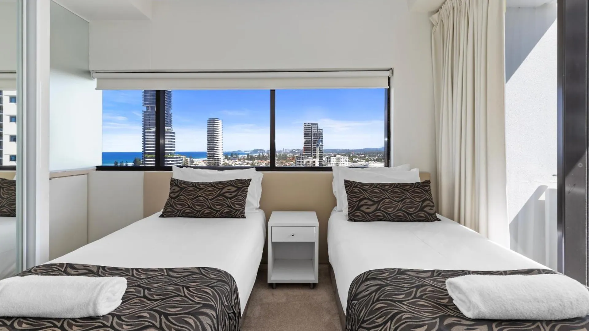 Ultra Broadbeach 4* Gold Coast