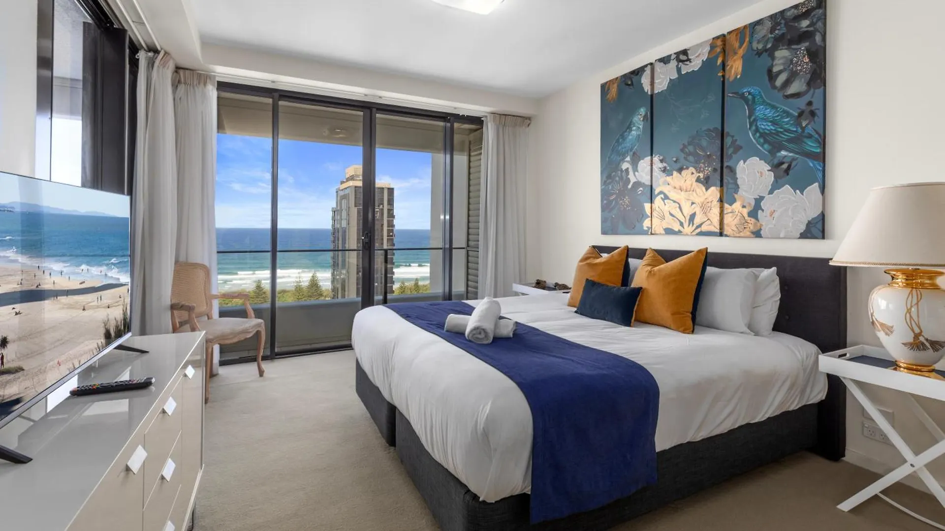 Ultra Broadbeach Resort 4*