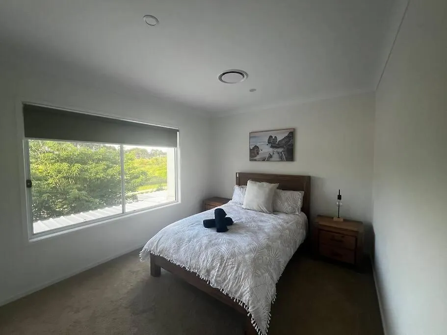 Townhouse In Hope Island * Gold Coast