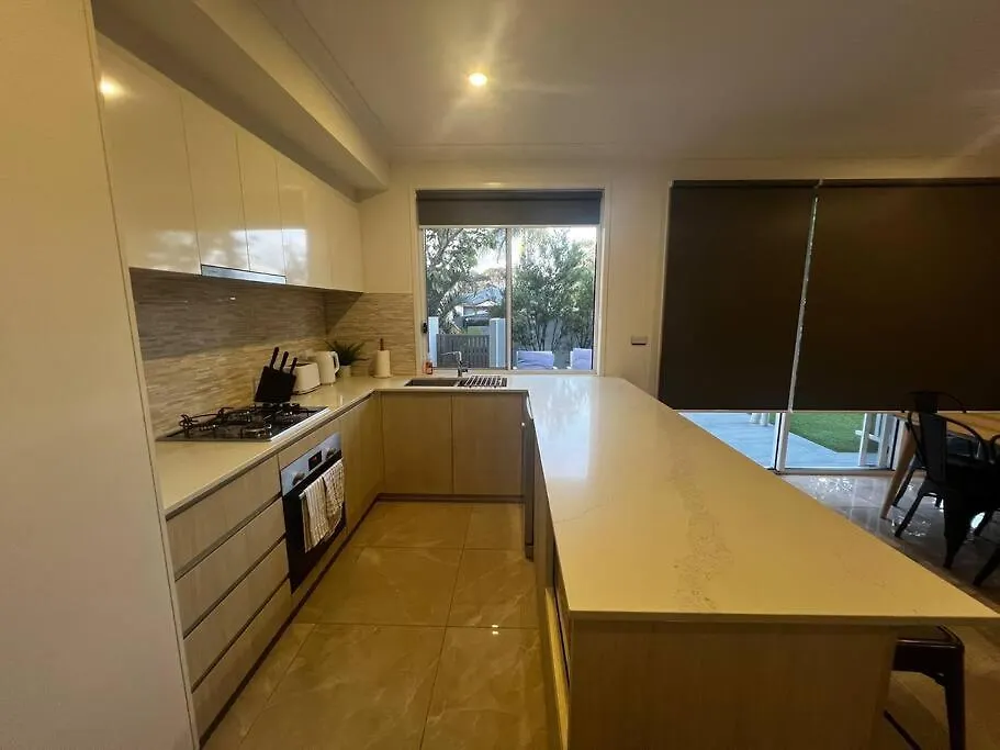 Townhouse In Hope Island *