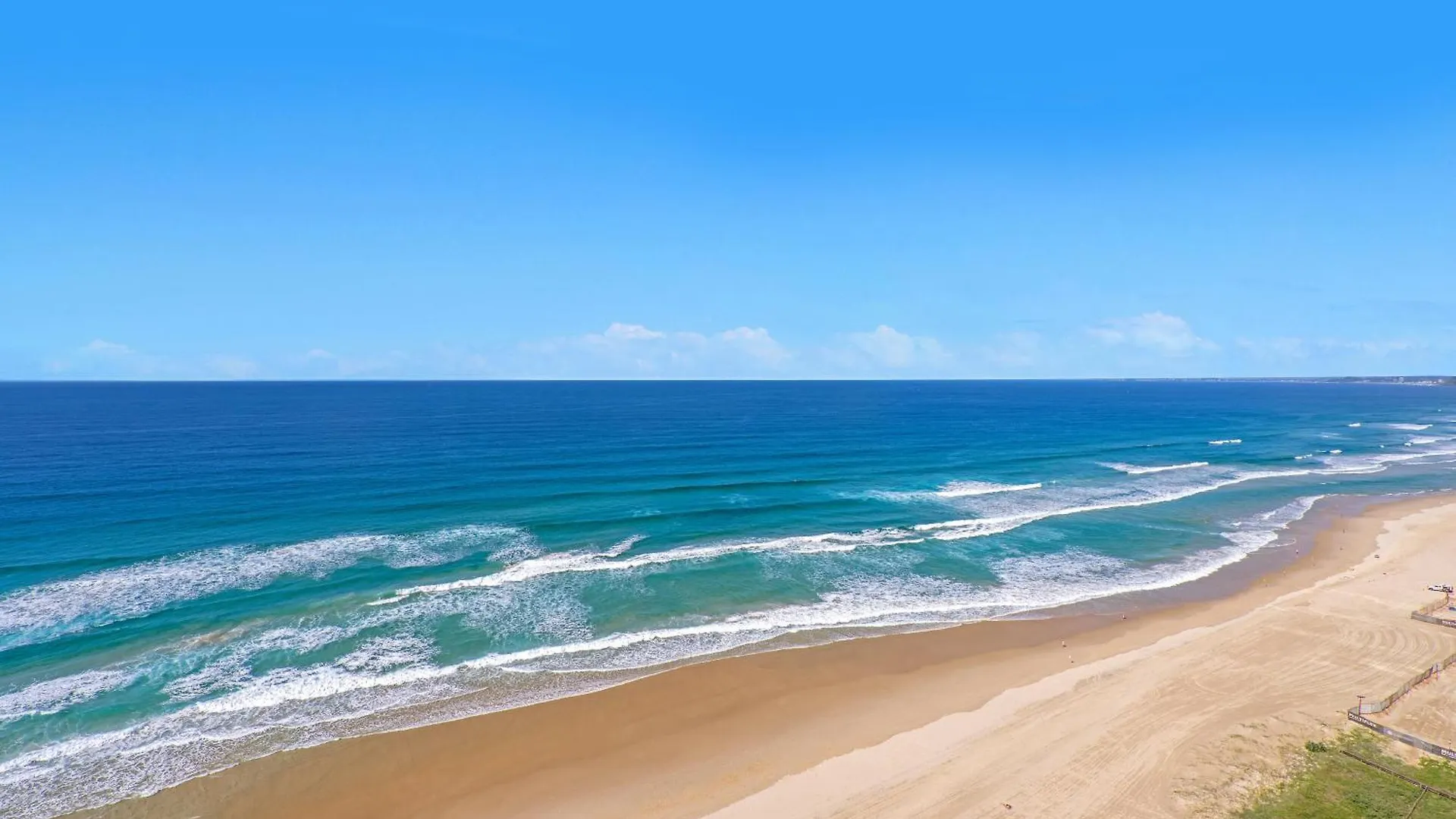 Aparthotel Surfers Aquarius On The 4*