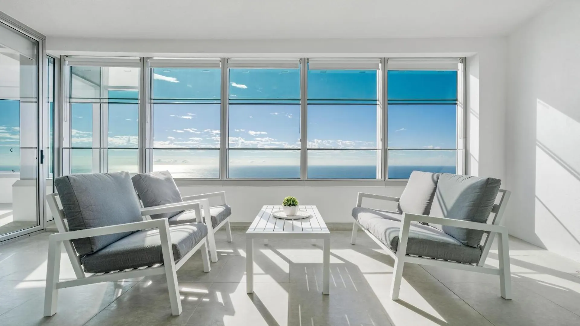 Designer At Q1 - Gclr Apartment *