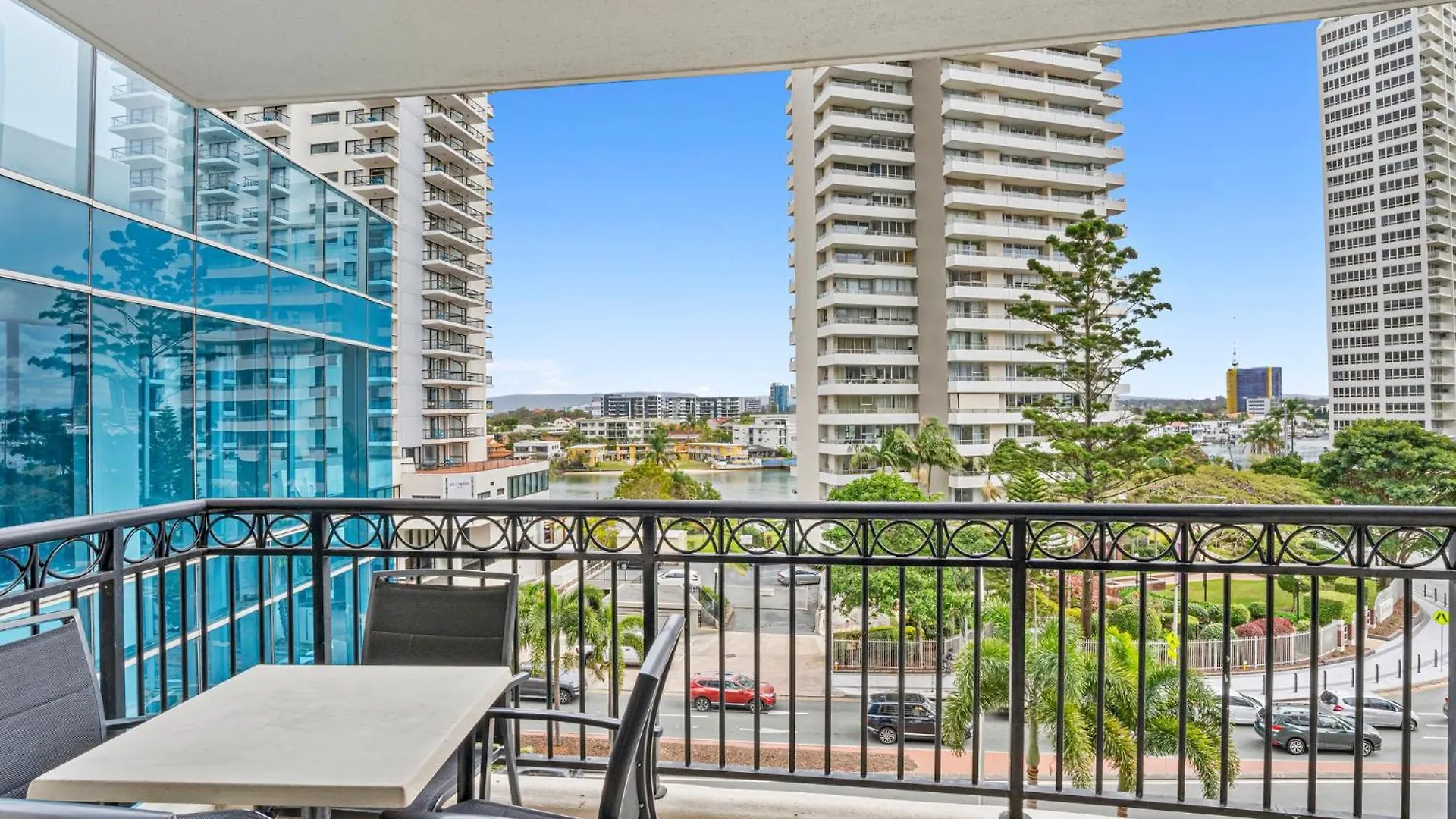 Apartamento Towers Of Chevron - Private *