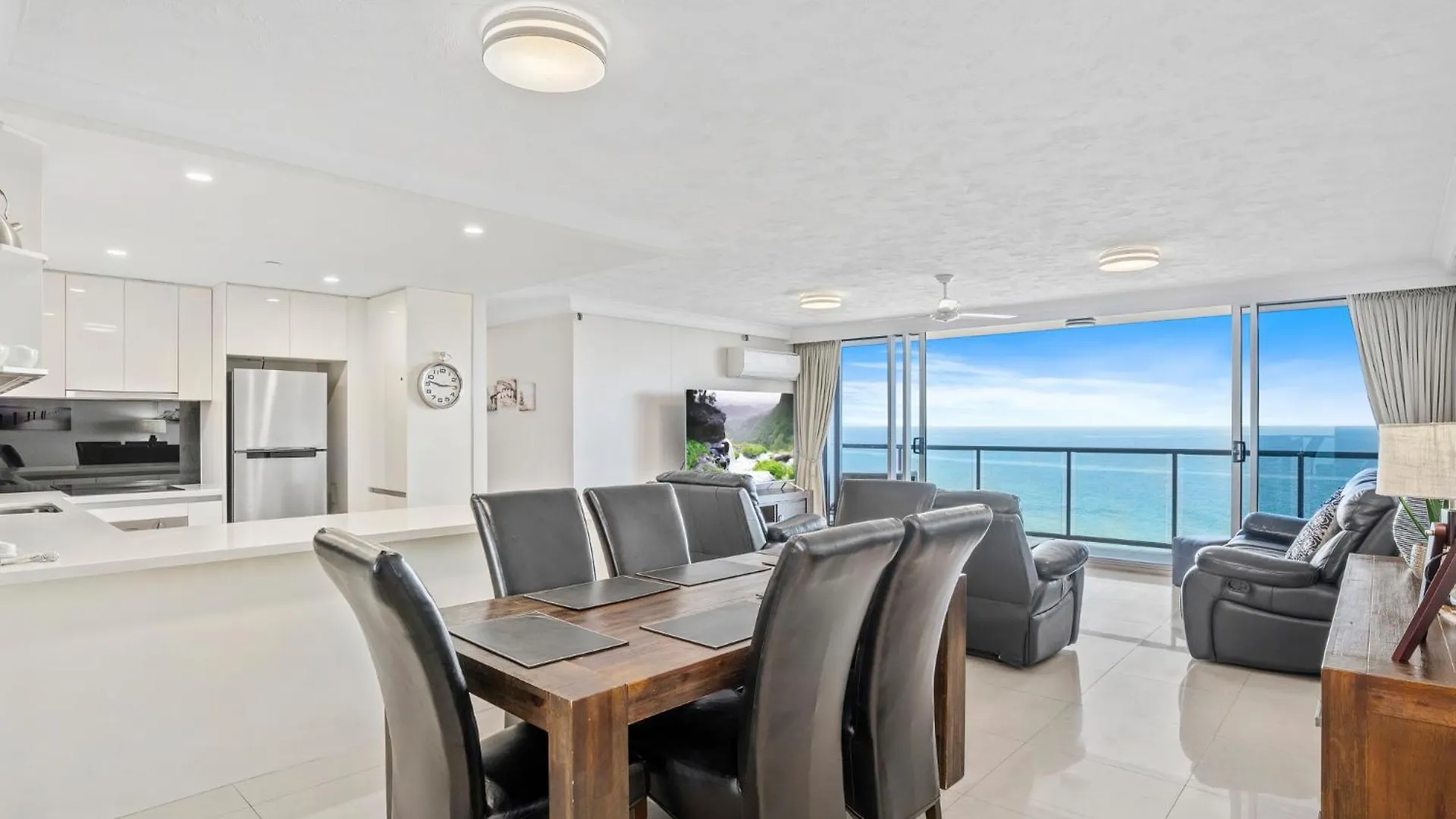 Peninsula Surfers Paradise - Hosted By Coastal Letting *