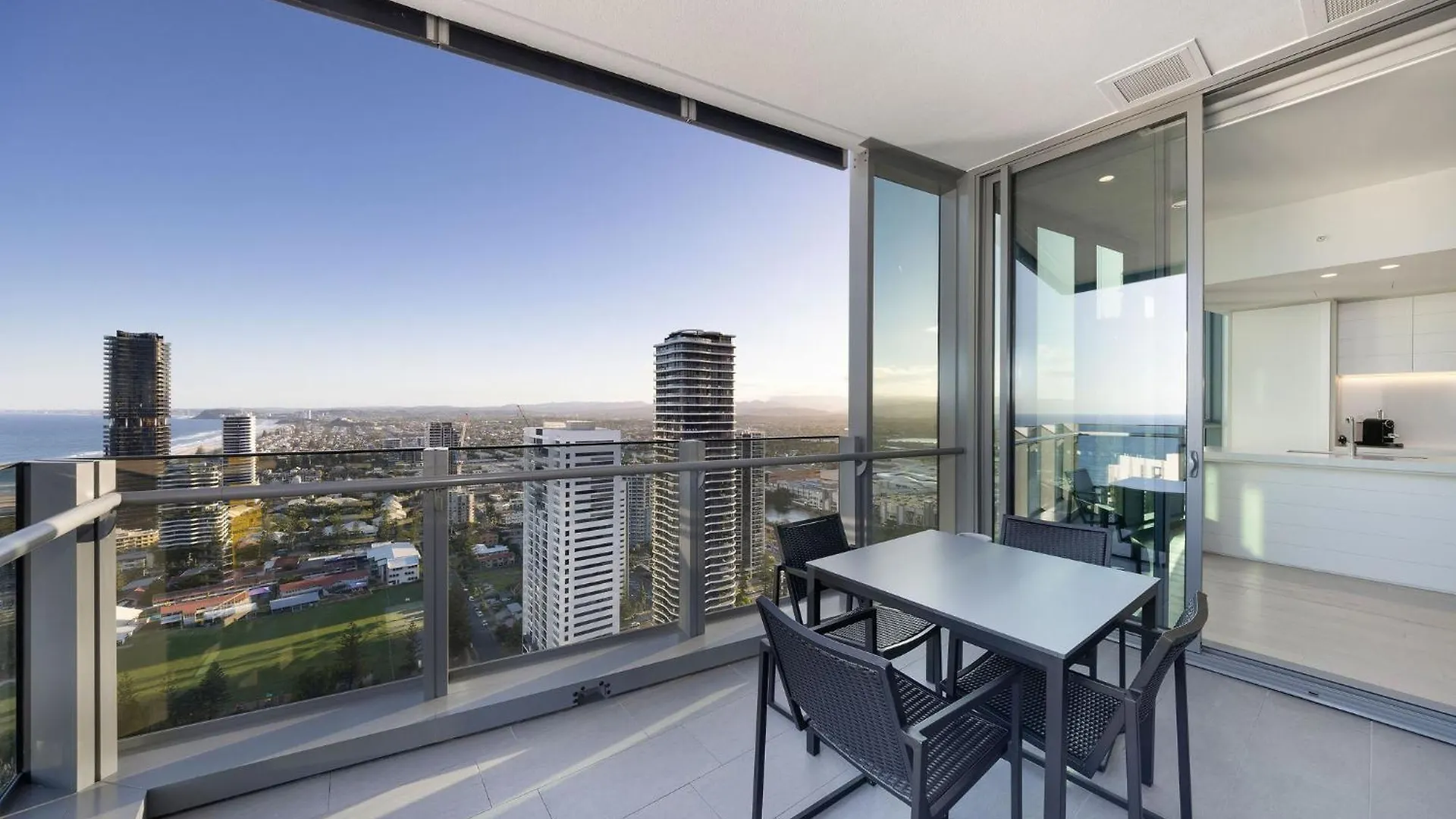 Ultiqa Signature At Broadbeach 아파트 골드코스트