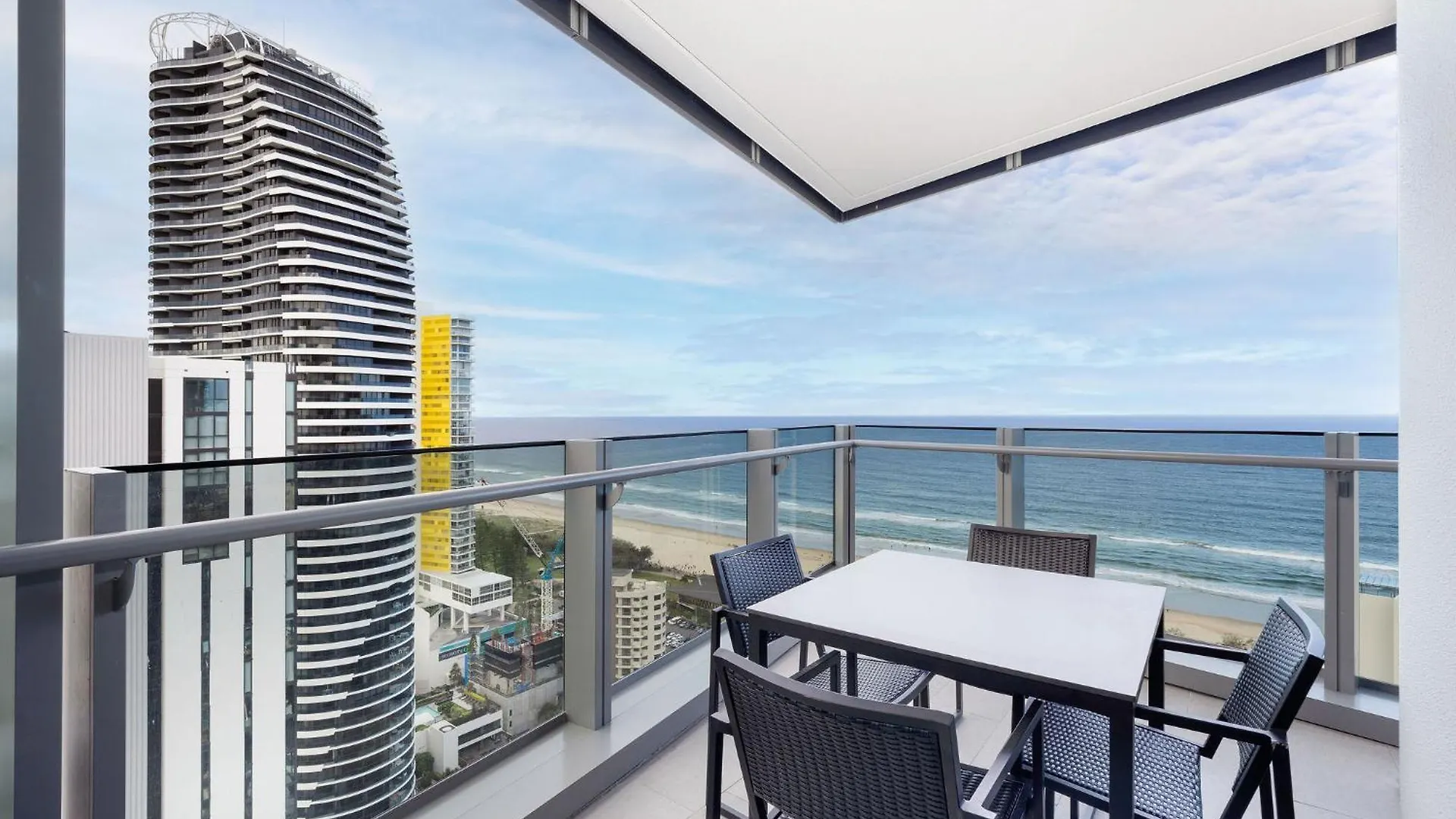 Ultiqa Signature At Broadbeach