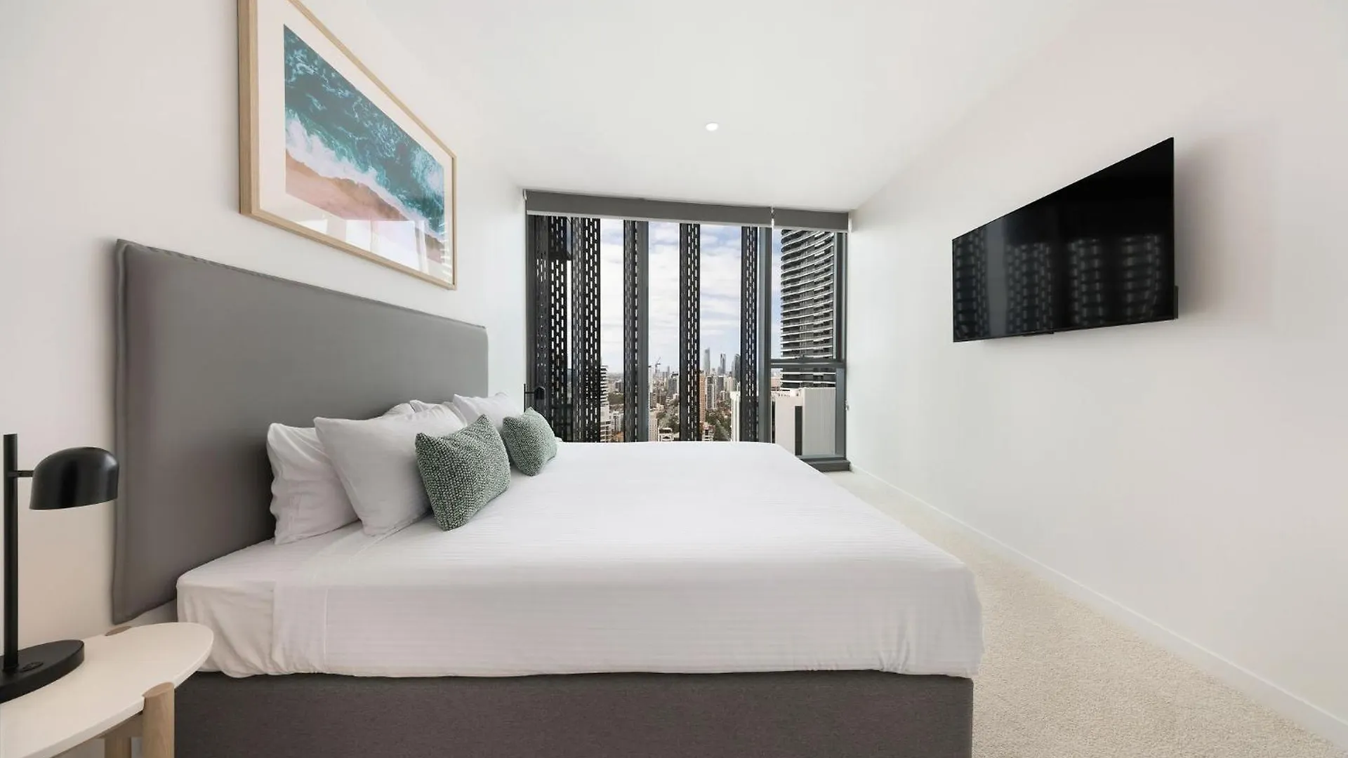 Ultiqa Signature At Broadbeach * Gold Coast
