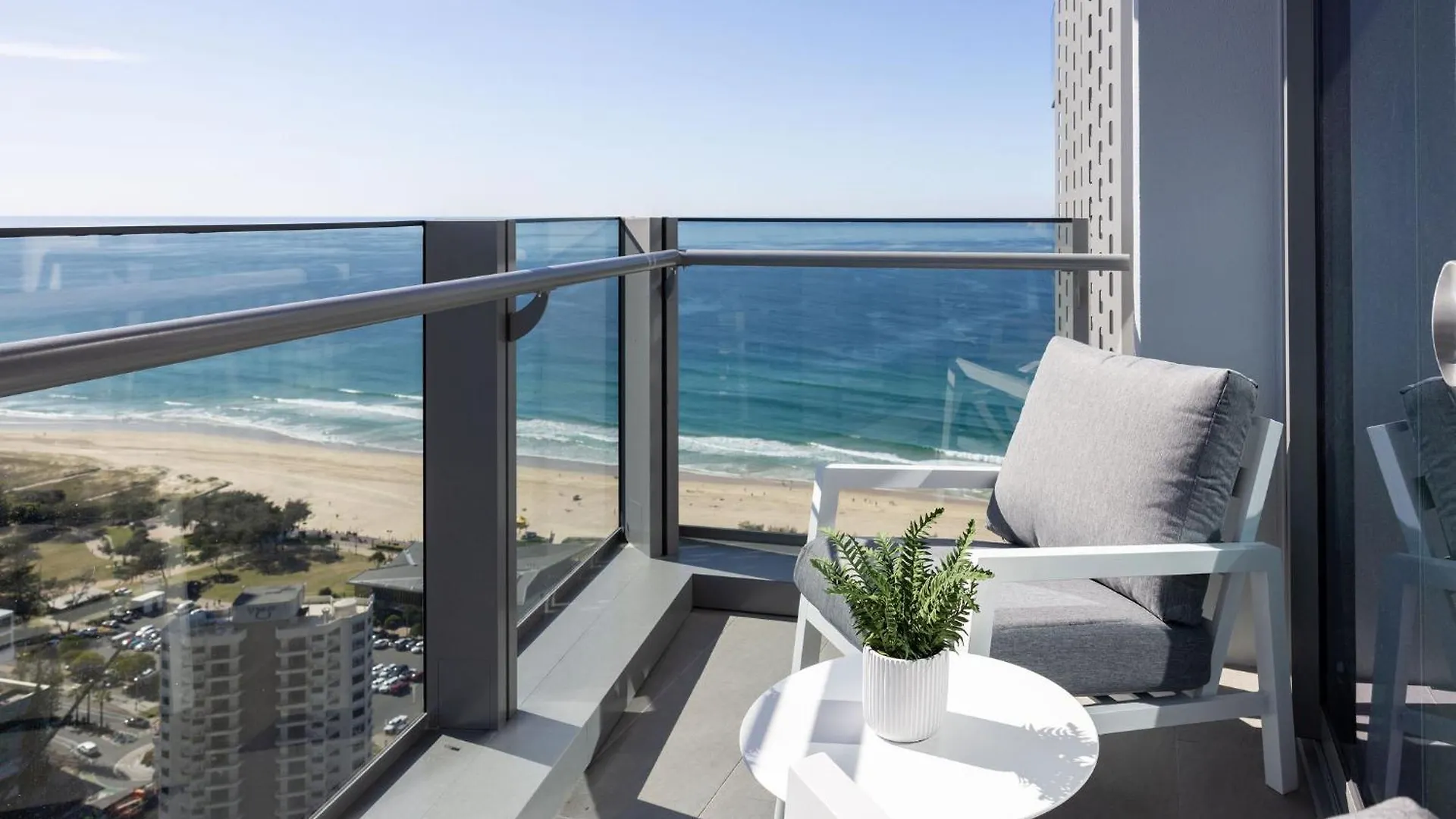 Ultiqa Signature At Broadbeach Apartment *