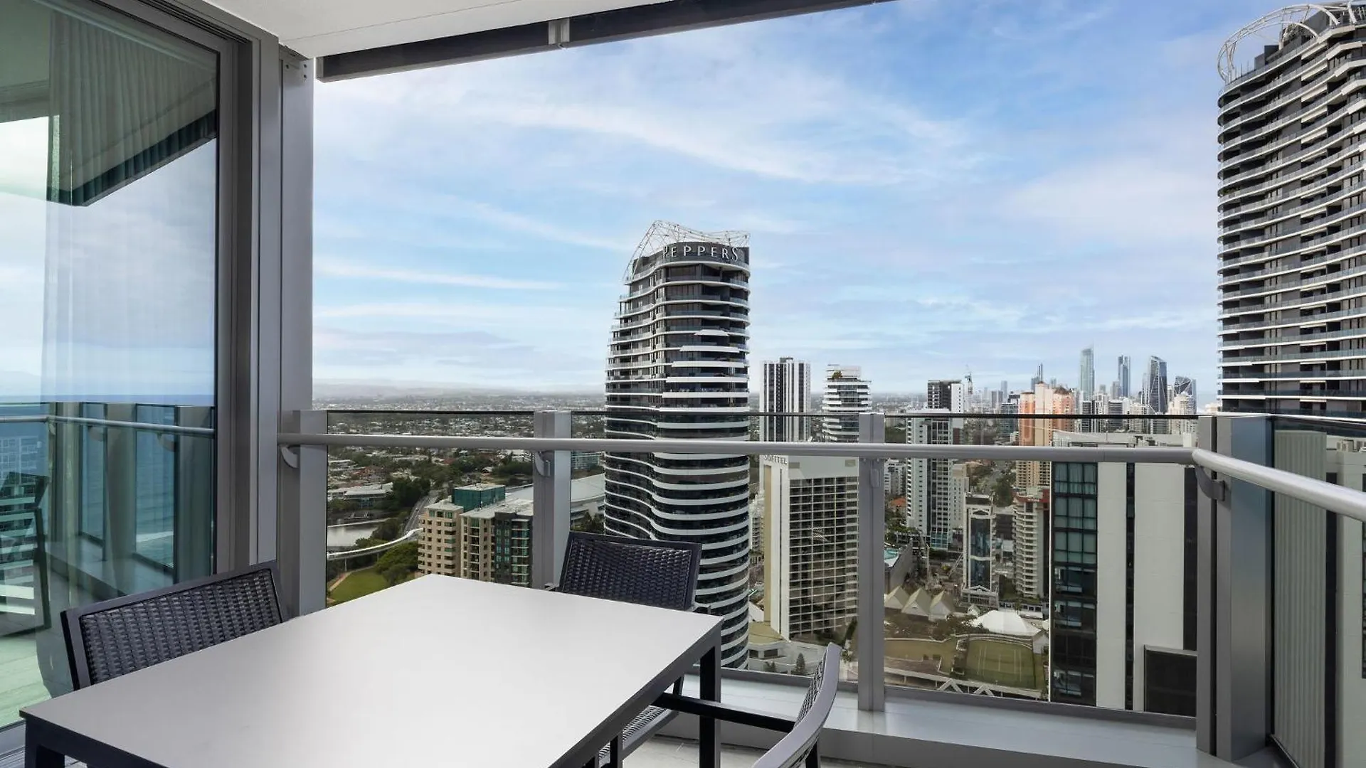 Ultiqa Signature At Broadbeach Apartment Gold Coast