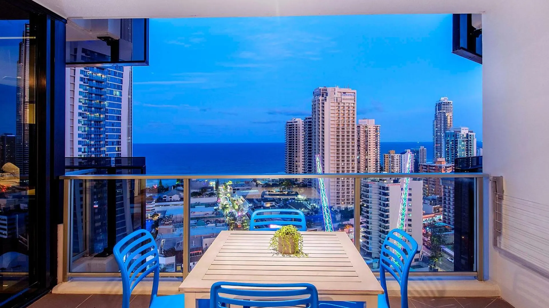 Apartament Ocean View With Balcony - Circle On Cavill - Location! - Self Contained & Privately Managed Gold Coast