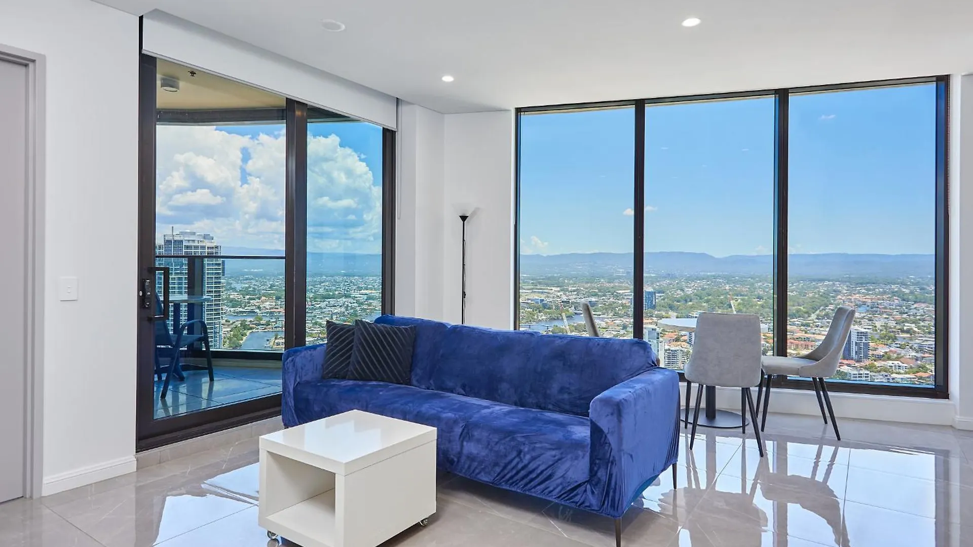 Serain Residences On 88 Esplanade Surfers Paradise Apartment *
