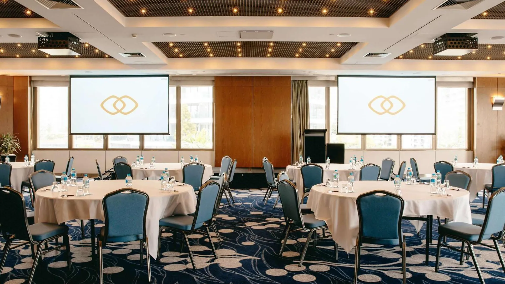 Sofitel Broadbeach 5*