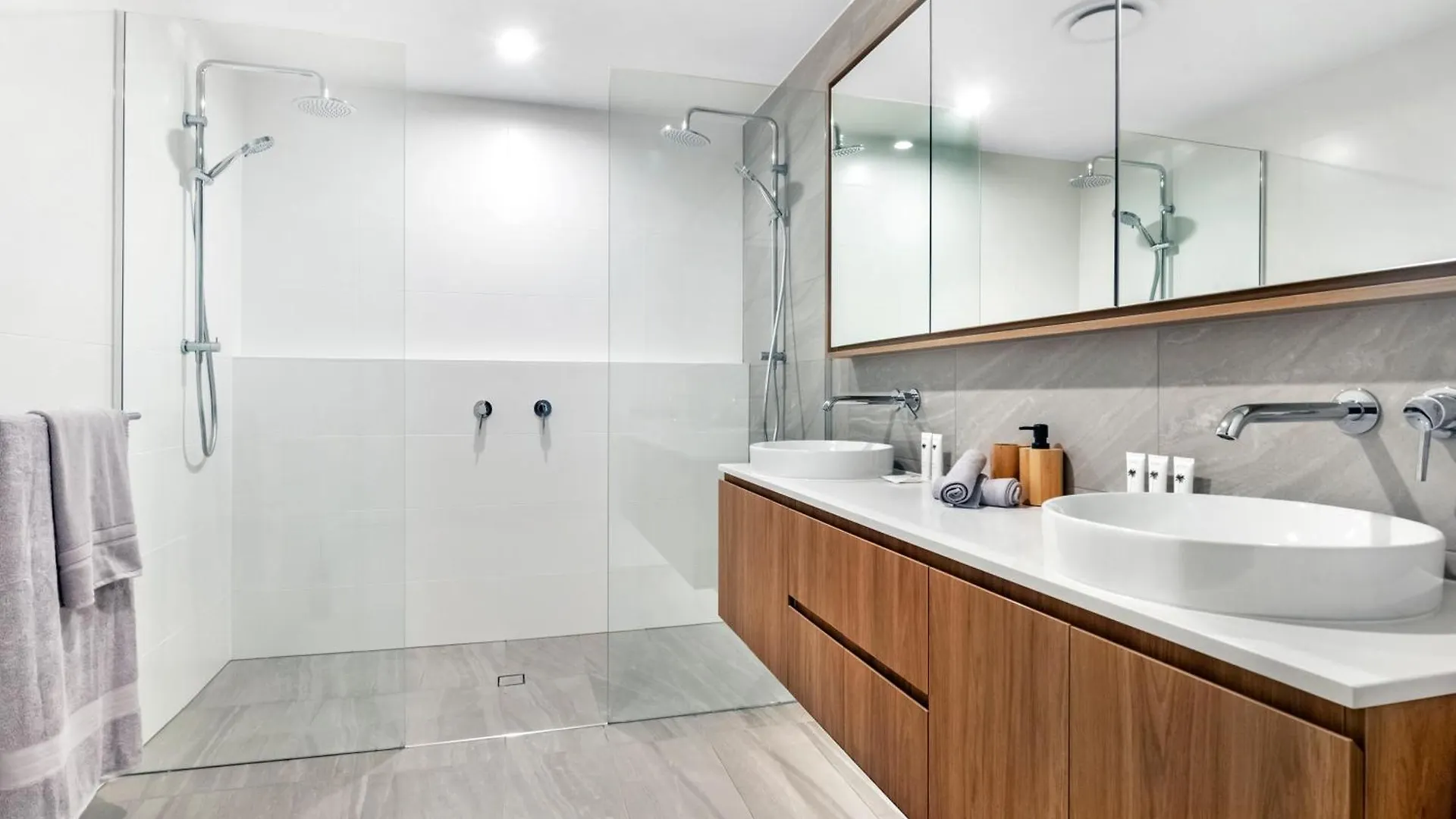 2br Luxury Palm