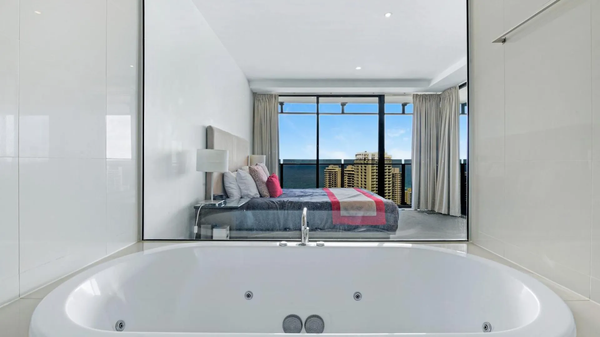 Apartment 1br Couples Retreat In Circle On Cavill