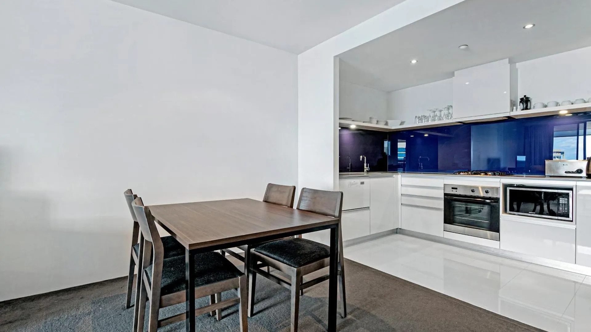 1br Couples Retreat In Circle On Cavill Apartment Gold Coast