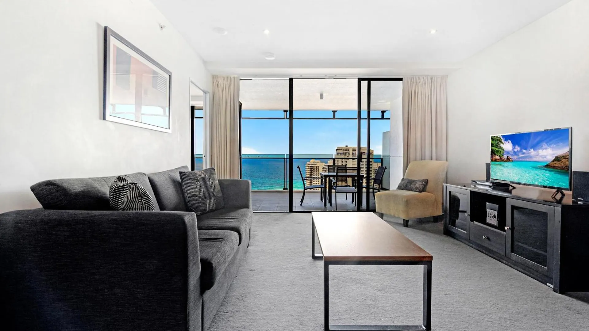 Apartment 1br Couples Retreat In Circle On Cavill