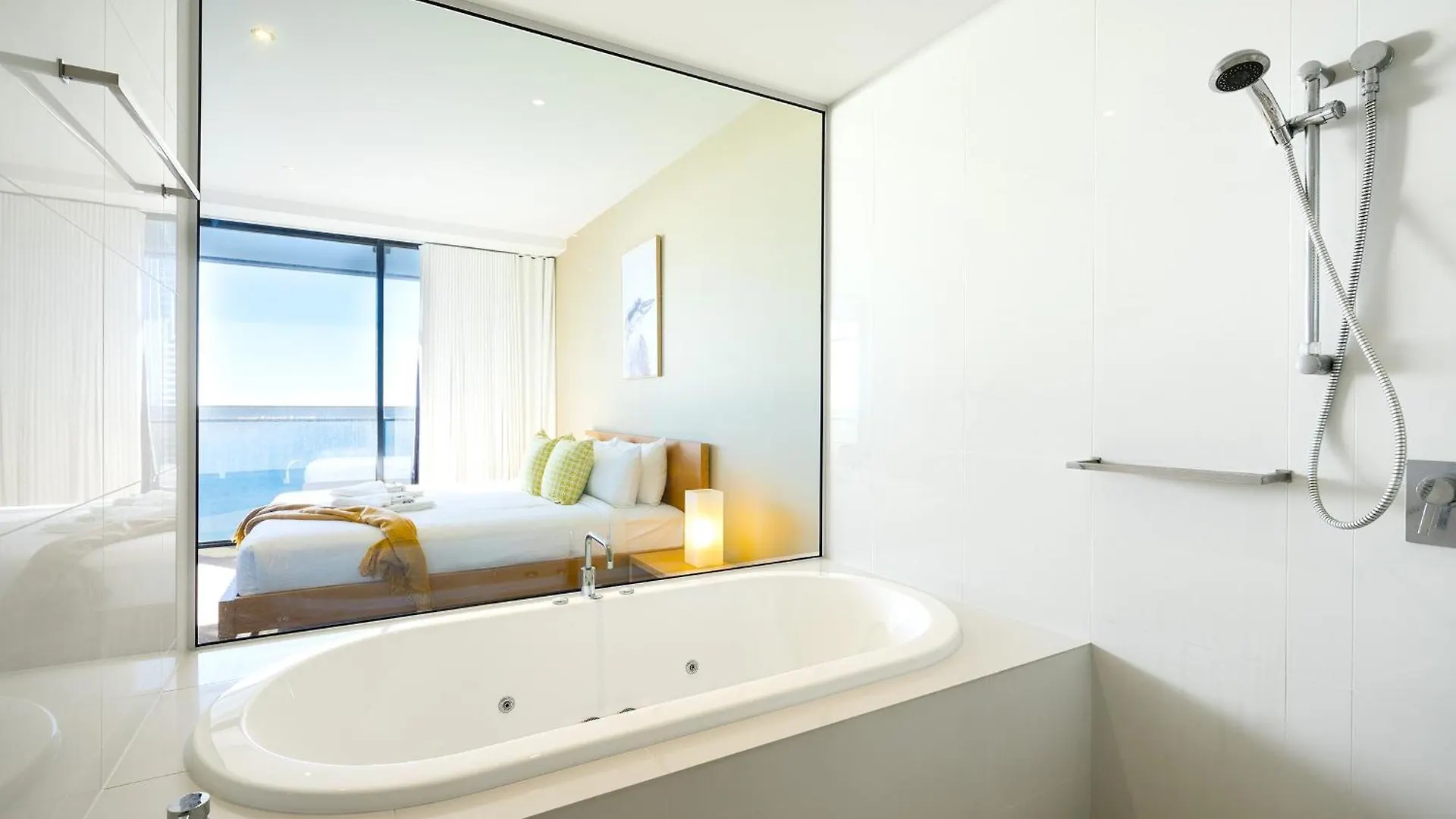 Apartment Skyline Serenity 3-bedroom Gold Coast