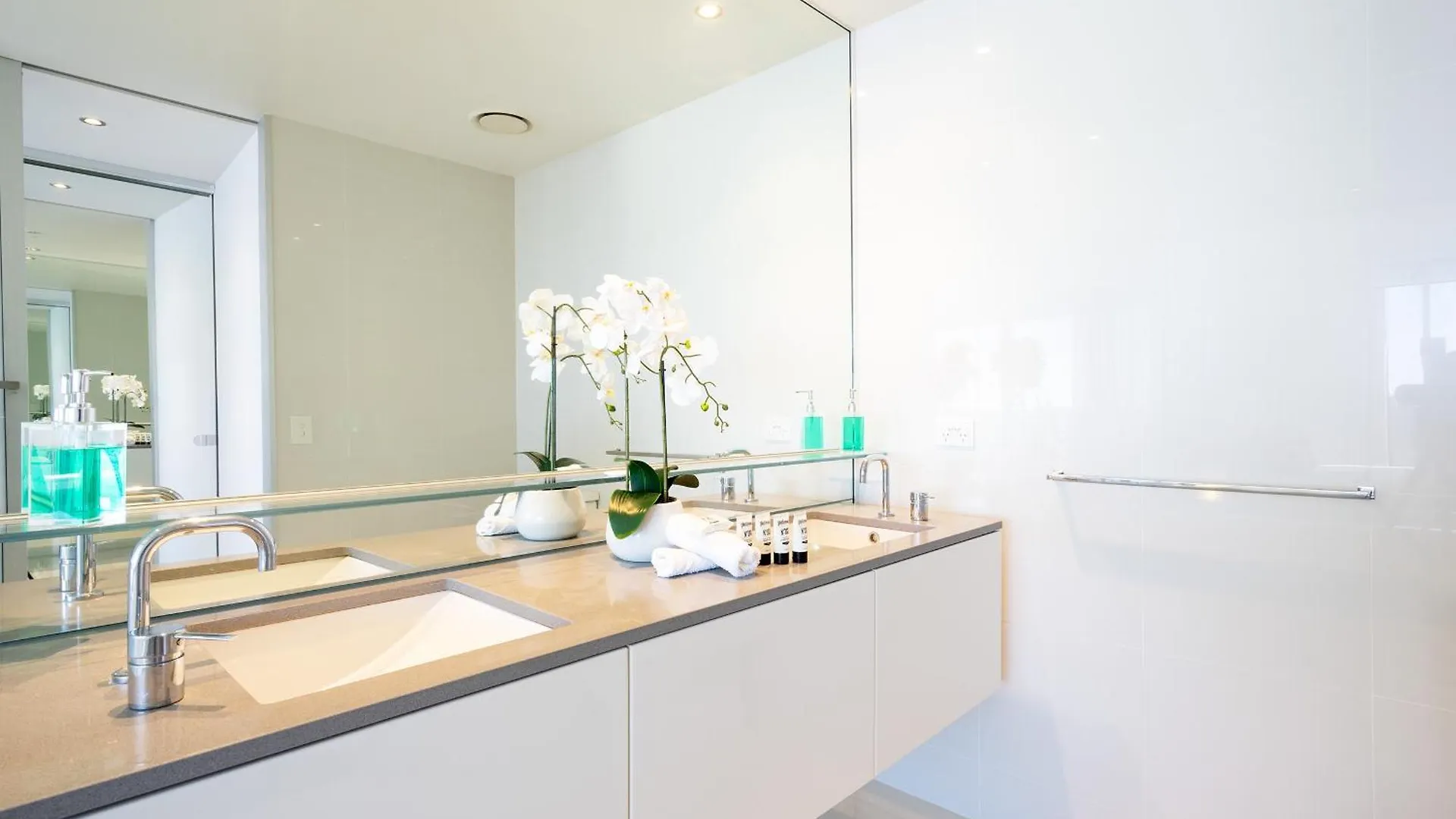 Skyline Serenity 3-bedroom * Gold Coast