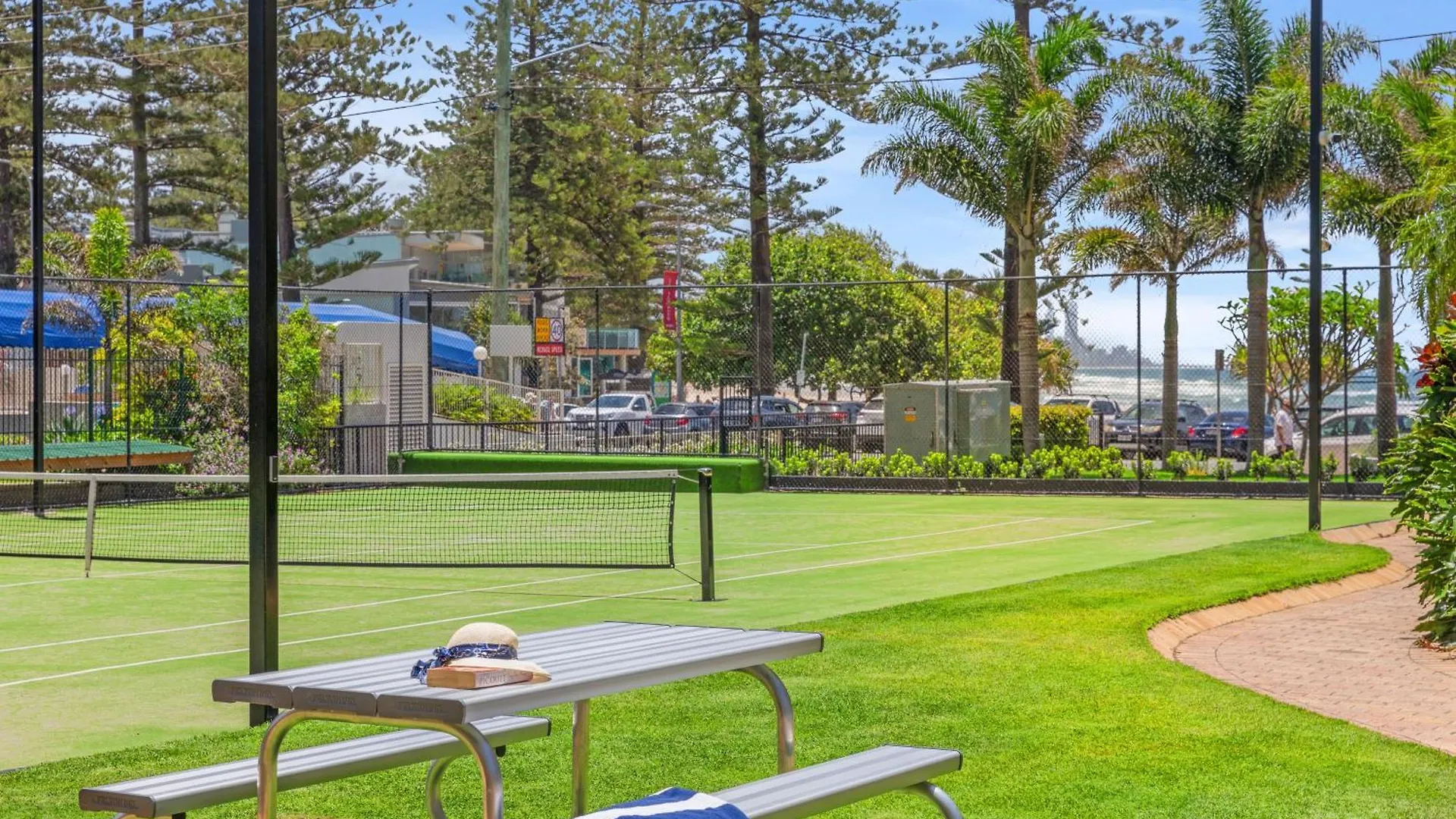 Burleigh Tower Aparthotel 4*