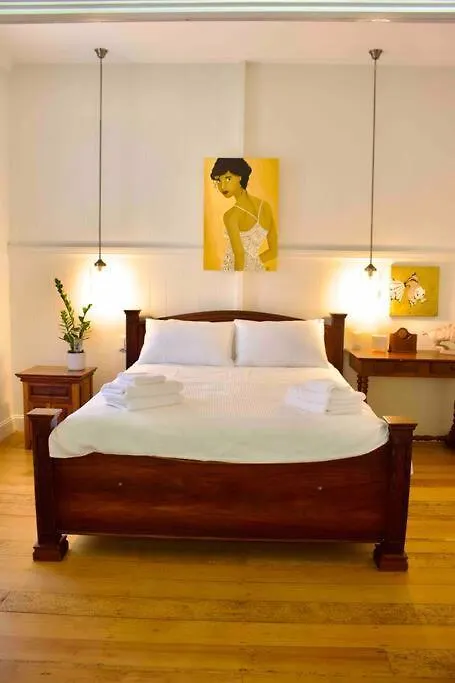 Timeless Elegance Executive With Water Views Holiday home Gold Coast