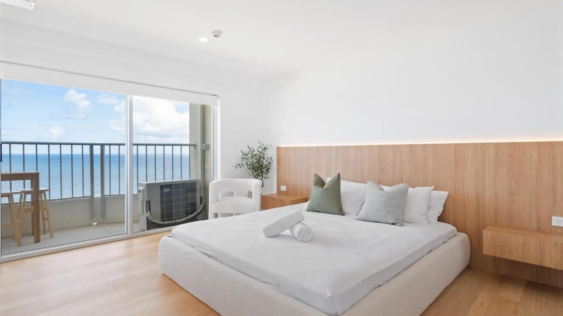 Lejlighed The Coastal - Fully Renovated Front 3br *