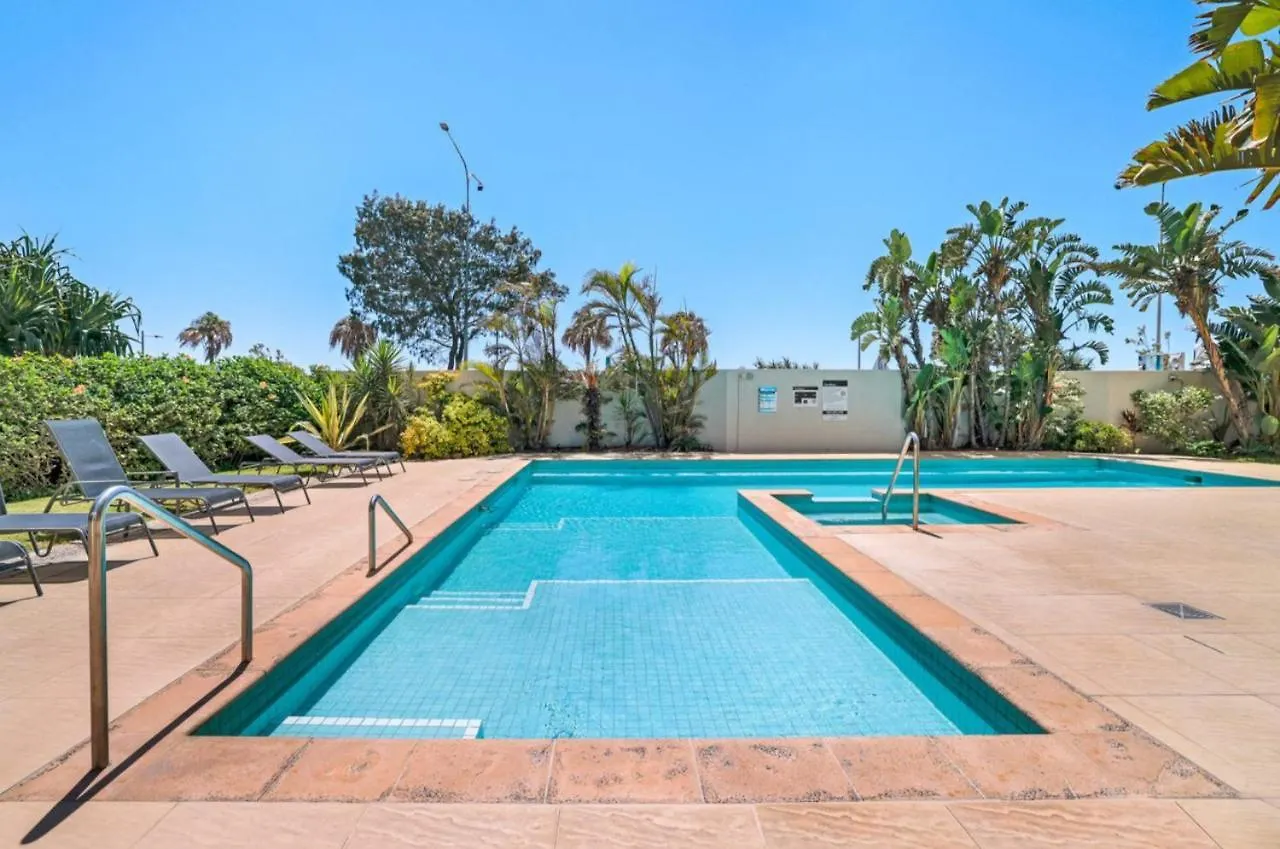 The Coastal - Fully Renovated Front 3br *