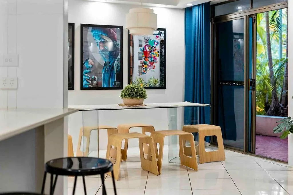 Surfers Paradise Beachside Retreat غولد كوست