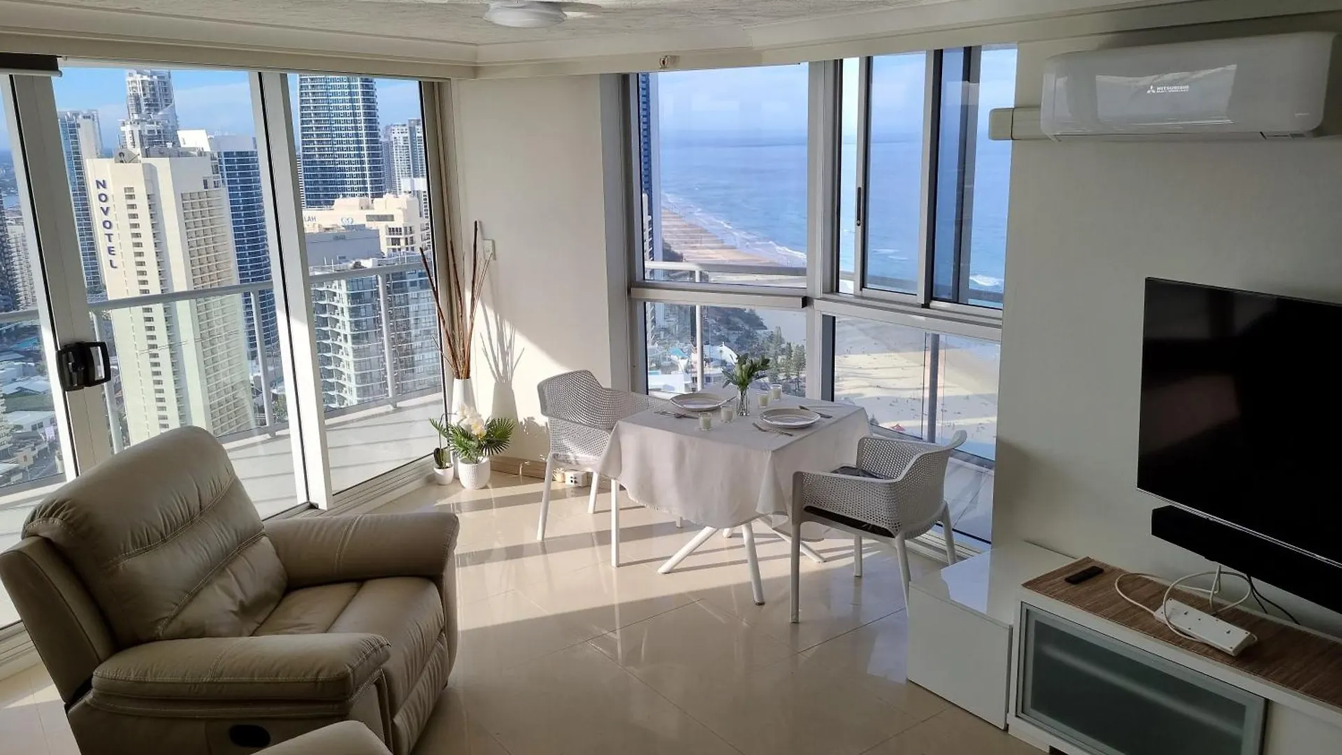 Peninsula Surfers Paradise - Hosted By Coastal Letting Apartment *