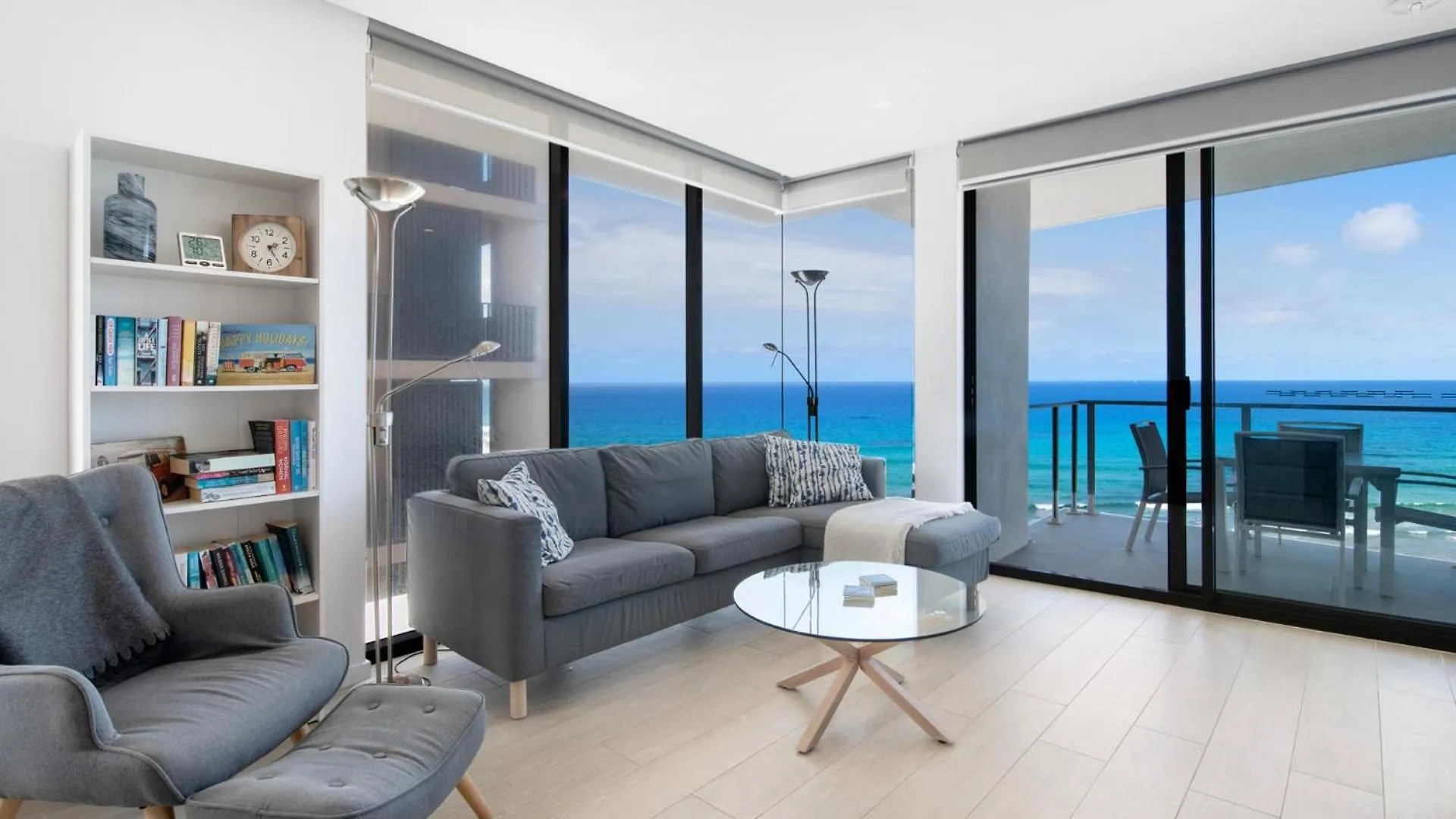 Ocean Views With Rooftop Pool - Coasthm Gold Coast
