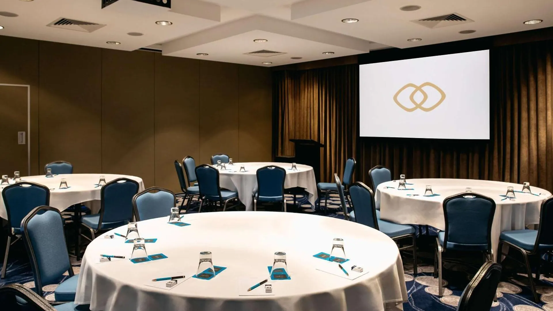 Sofitel Broadbeach 5*