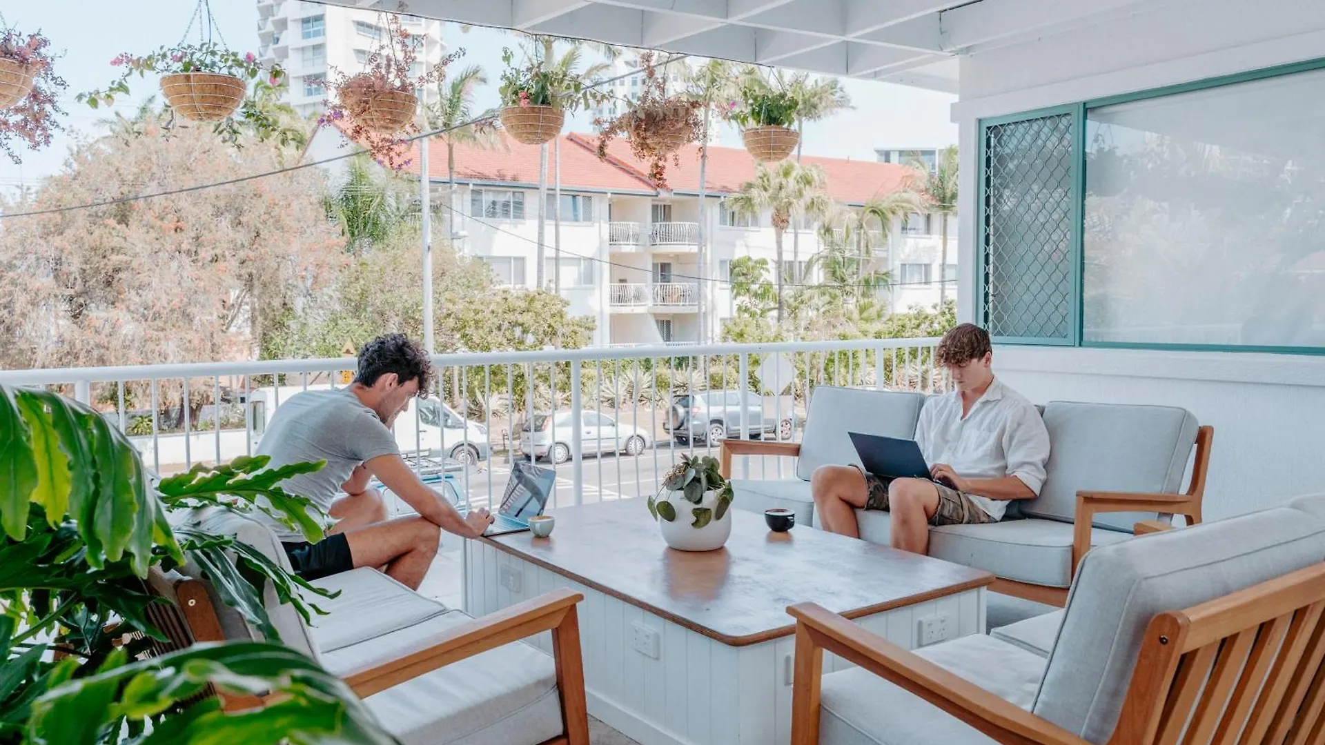 Surf Boutique Backpackers - Free Breakfast Hostel Gold Coast