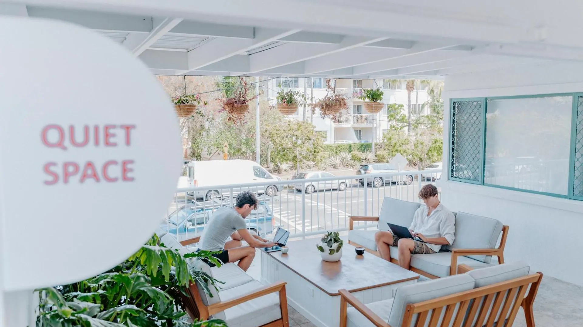 Surf Boutique Backpackers - Free Breakfast Hostel *